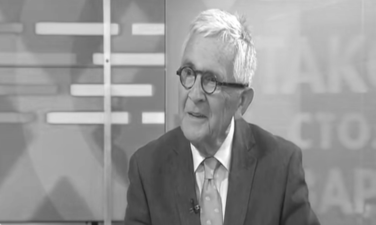 UMRO DEJAN ĐUROVIĆ Čuveni glumac i voditelj čiji glas mnogi od nas dobro znaju