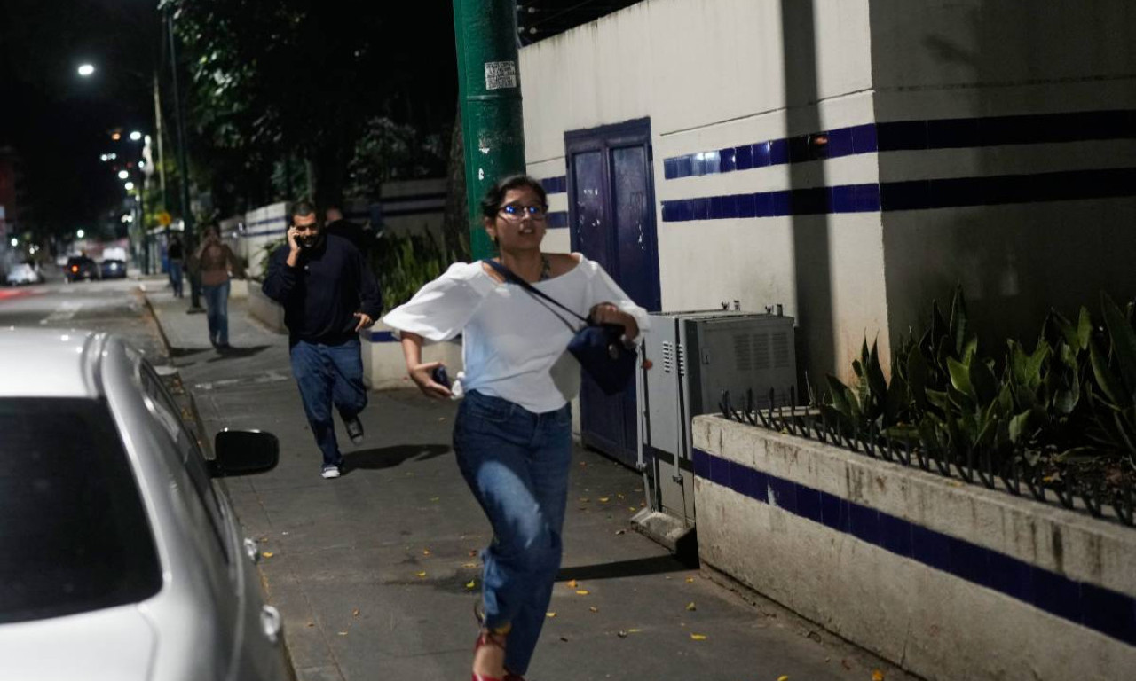 RAT! VAŠINGTON UDARIO NA KARAKAS: Vanredno stanje u Venecueli, Maduro naredio opšti napad na agresora!