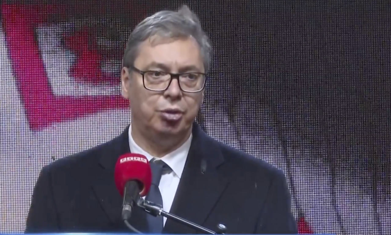 VUČIĆ: "Srbija čisti sneg bolje od Njujorka! Mlekare i šećerane vraćamo u srpske ruke"