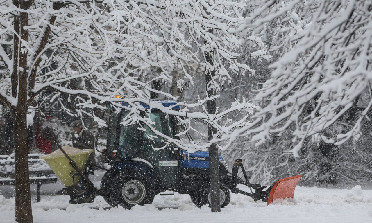 VANREDNA SITUACIJA ZBOG SNEGA U OVIM DELOVIMA SRBIJE: Evo šta nas tek čeka!