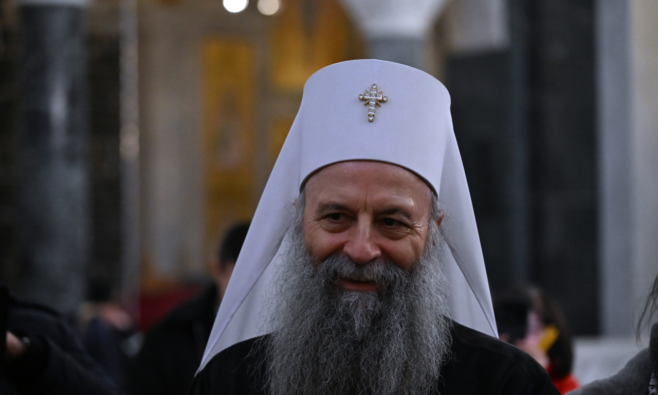 PATRIJARH OBRADOVAO MALIŠANE: Porfirije posetio Dečiju kliniku i podelio poklone pacijentima