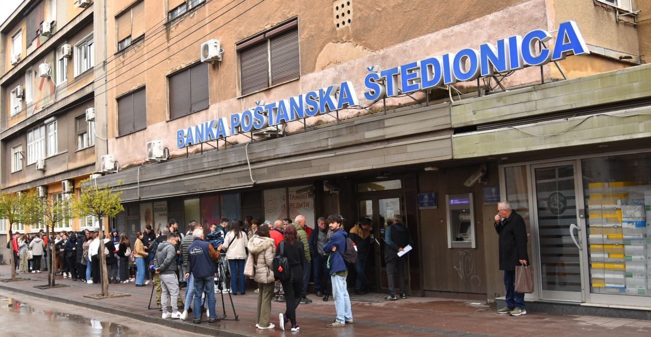 HITNO OGLAŠAVANJE POŠTANSKE ŠTEDIONICE: Šta se dešava sa bankomatima i karticama?