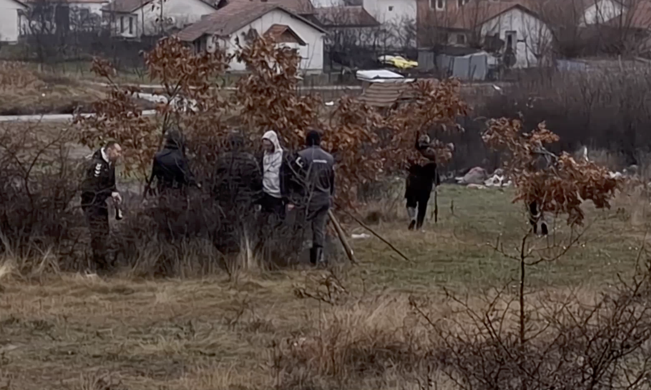 GRAČANICA U SVETLU BADNJAKA Evo kako Srbi slave praznik vere i zajedništva (VIDEO)