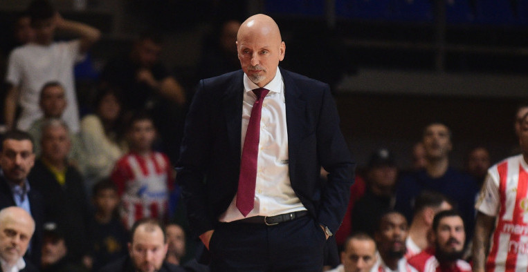 SAŠA OBRADOVIĆ PRED DERBI KOLA PROTIV BUDUĆNOSTI "Moramo biti hladne glave, očekuje nas vrela atmosfera"