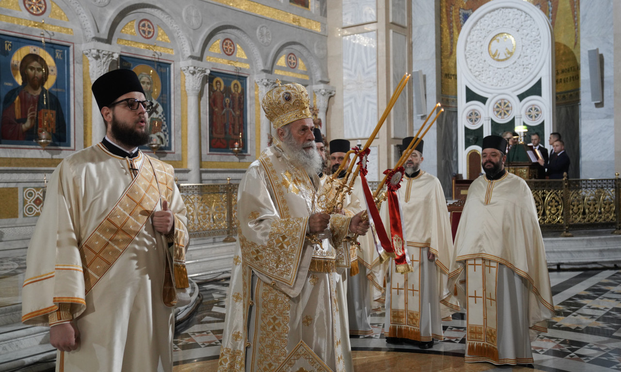PROSLAVA BOŽIĆA U SRBIJI Patrijarh Porfirije u Hramu Svetog Save: "Mir Božji, Hristos se rodi - Vaistinu se rodi" (VIDEO)