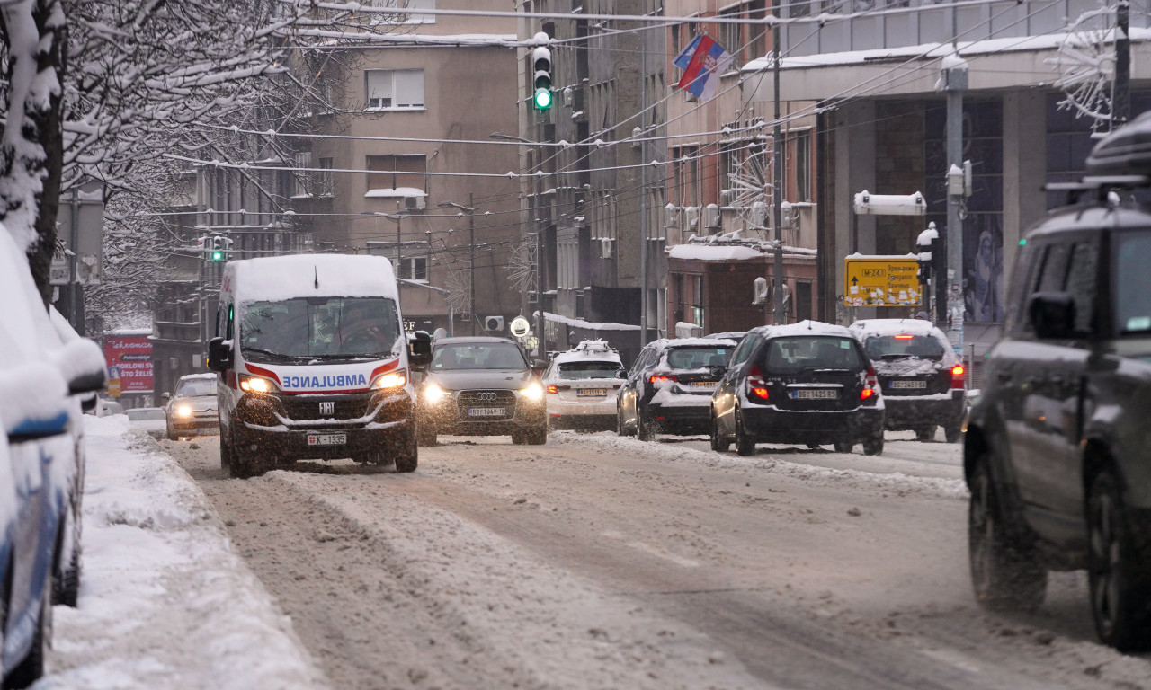 OVAJ DEO SRBIJE DA SE SPREMI ZA NOVIH 10-15 CM SNEGA! Kiša i poledica večeras prete vozačima, svi čekaju otopljenje...