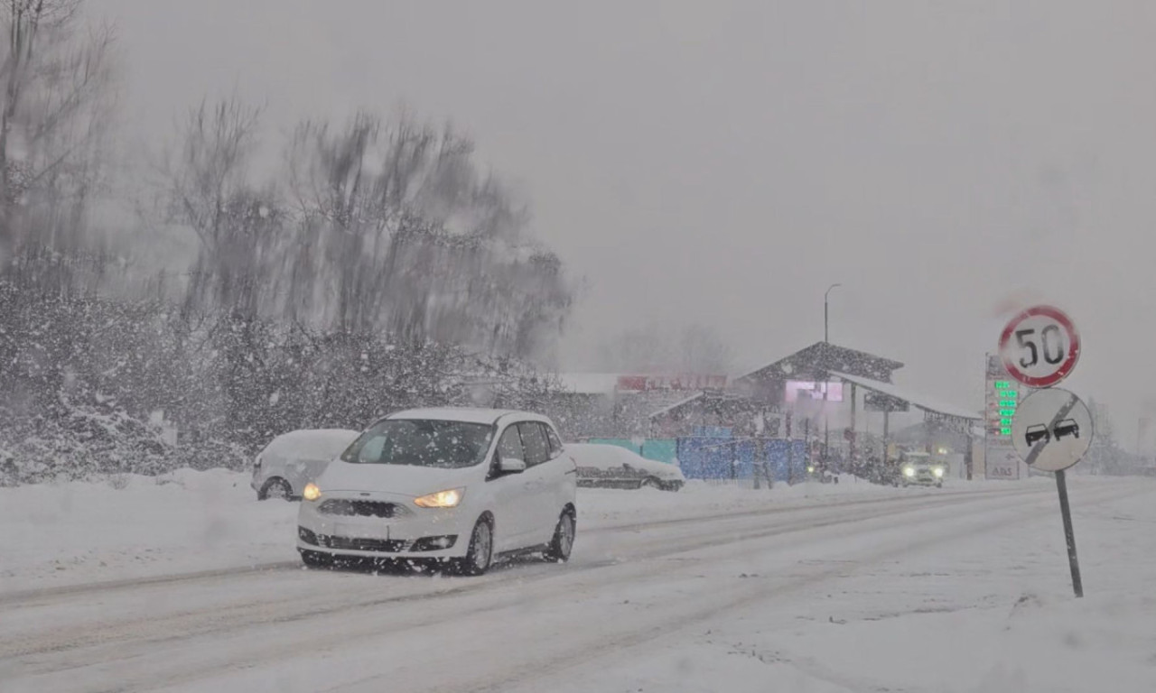 SNEŽNA MEĆAVA PARALISALA ZLATIBOR! U Prijepolju haos od snega, zabranjen saobraćaj za ova vozila (FOTO/VIDEO)