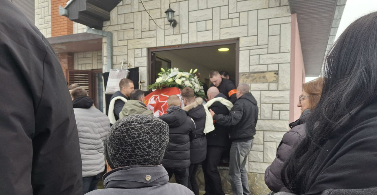 SAHRANA STEFANA IVANOVIĆA, STRADALOG U ŠVAJCARSKOJ Potresan ispraćaj heroja - ori se plač, majka ga doziva... (FOTO+VIDEO)