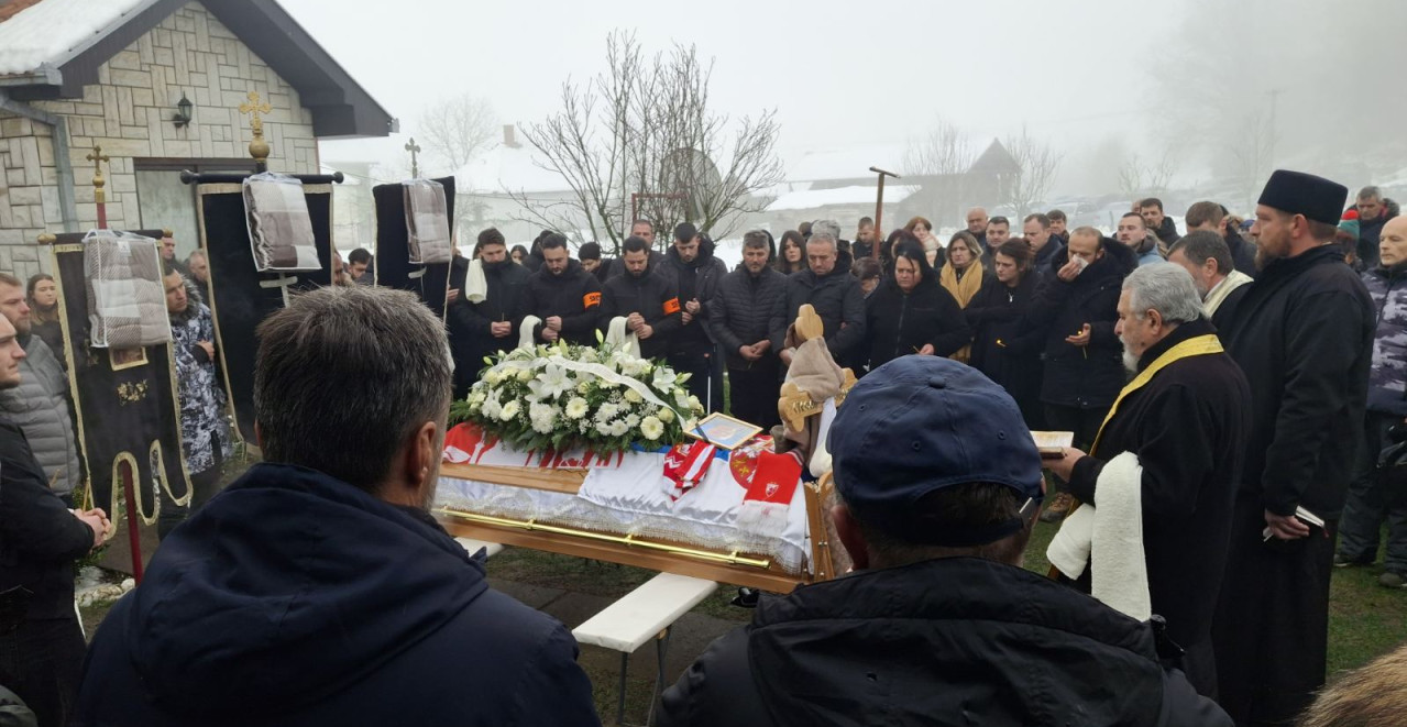 SAHRANA STEFANA IVANOVIĆA, STRADALOG U ŠVAJCARSKOJ Potresan ispraćaj heroja - ori se plač, majka ga doziva... (FOTO+VIDEO)