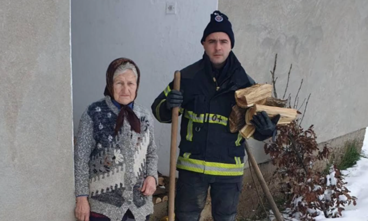 VATROGASAC HEROJ Miloš pomogao meštanima u Vladimircima, danima su bili odsečeni od sveta, a onda se on pojavio (VIDEO)