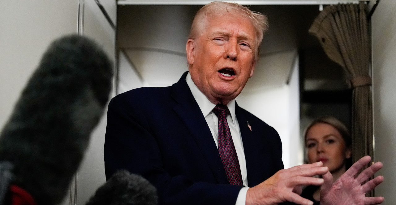 TRAMP BRUTALNO ISMEJAO GRENLAND: "Dve pseće zaprege i ništa više..."