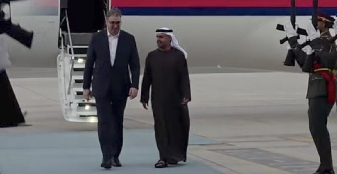 VUČIĆ STIGAO U ABU DABI! Na aerodromu ga dočeao šeik Al Nahjan (VIDEO)