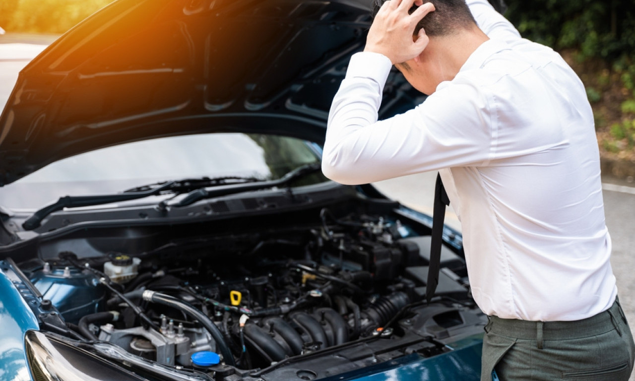 AUTOMEHANIČAR UPOZORAVA "Ne pravite ovu grešku zimi, uništiće vam motor!"