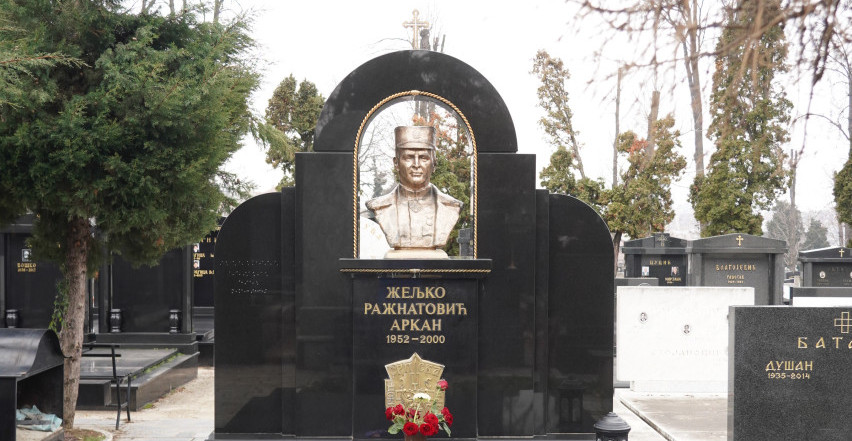 OVO JE GRK KOJI JE MEĐU POSLEDNJIMA VIDEO ARKANA "Izbacili me da ne gledam ubistvo, prišao mi je i rekao..."