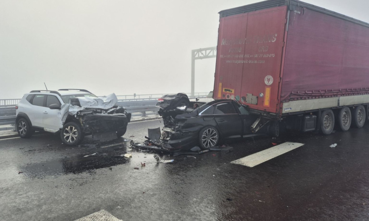 LANČANI SUDAR NA MILOŠU VELIKOM: Automobil završio ispod kamiona, ima povređenih! Jezive scene kod Lučana (FOTO/VIDEO)