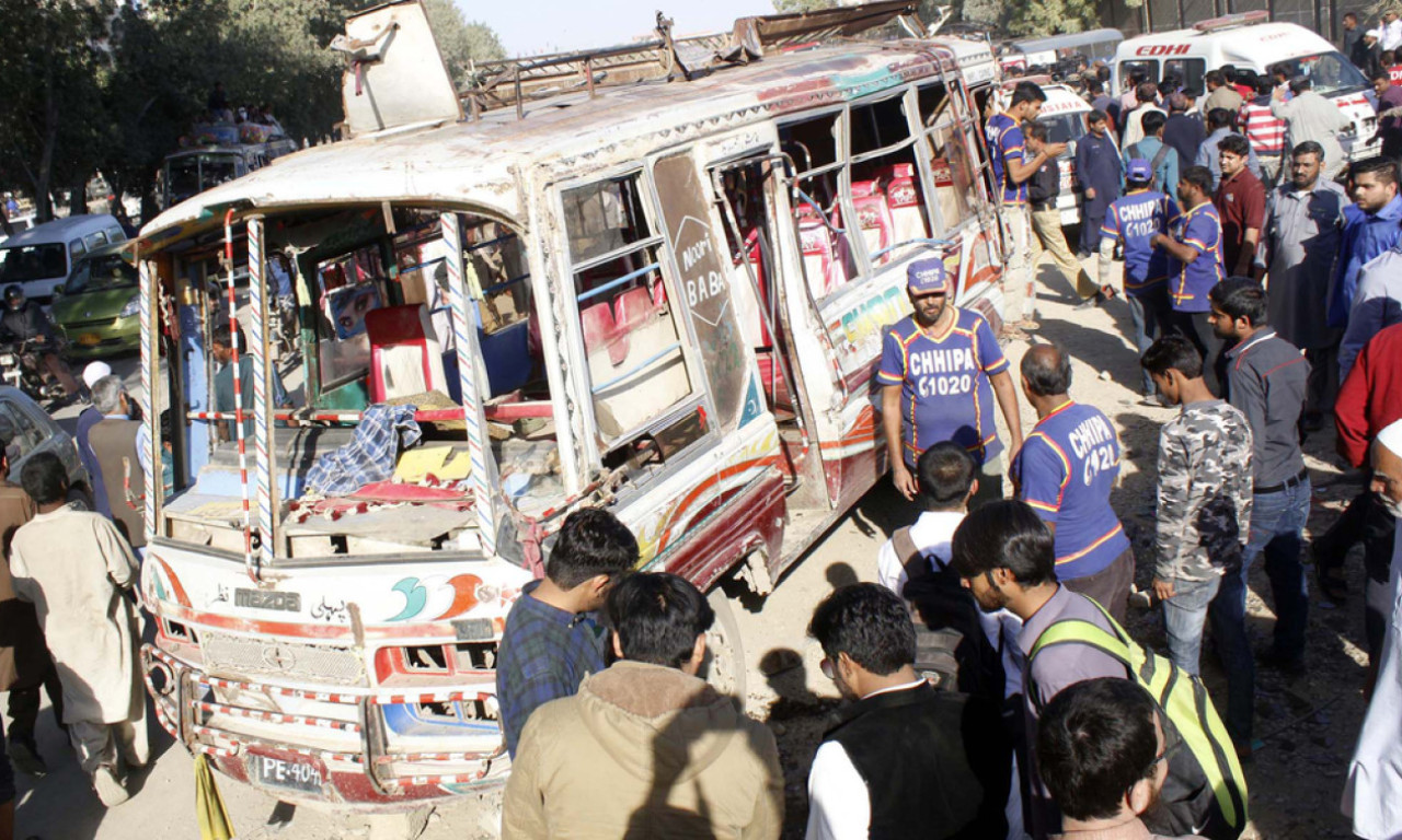 U DVE SAOBRAĆAJNE NESREĆE POGINULE 24 OSOBE Strava i užas u Pakistanu, 45 ljudi povređeno u udesima