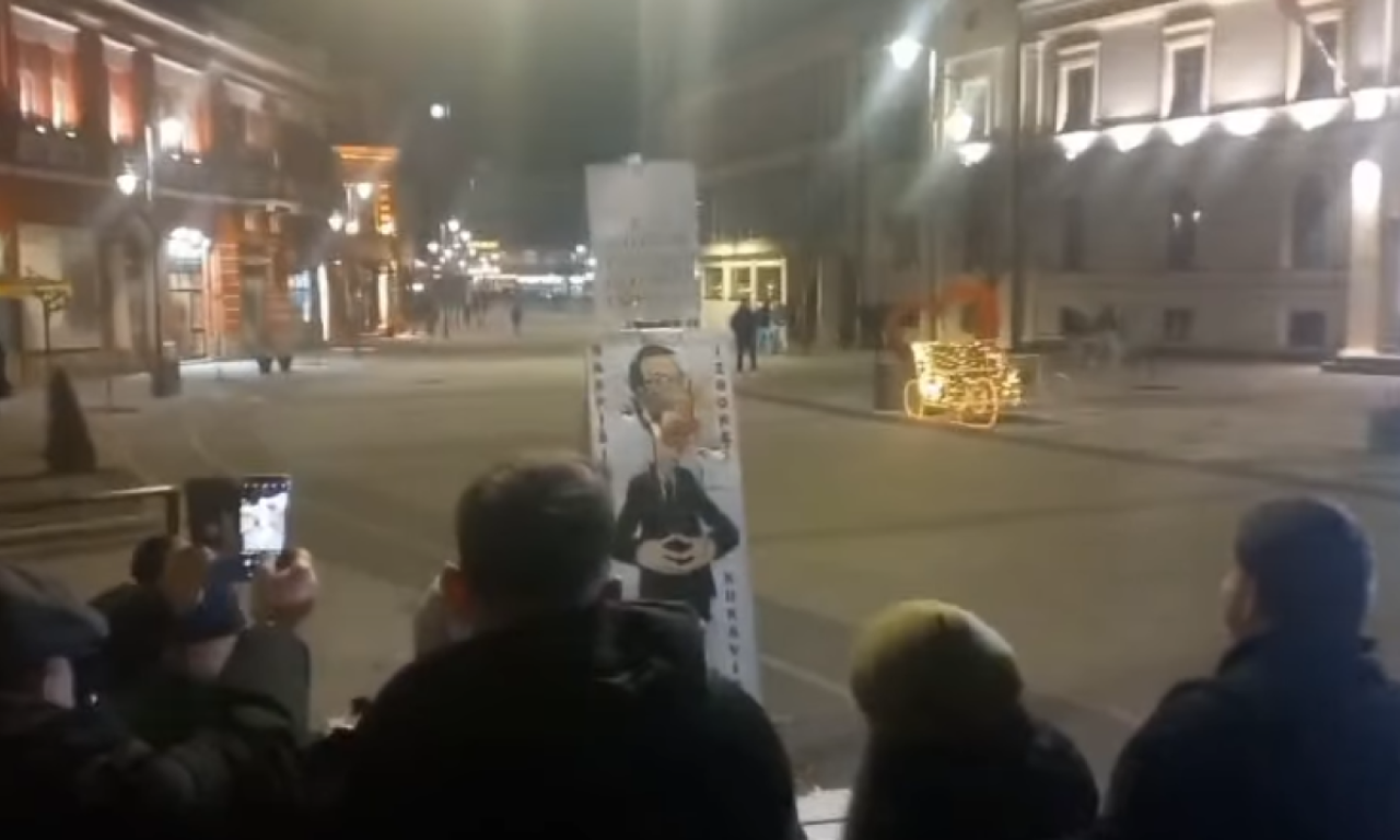 VUČIĆ PODELIO SNIMAK IZ ČAČKA: "Mi moramo da budemo drugačiji, da radimo više, da pobedimo korupciju" (VIDEO)