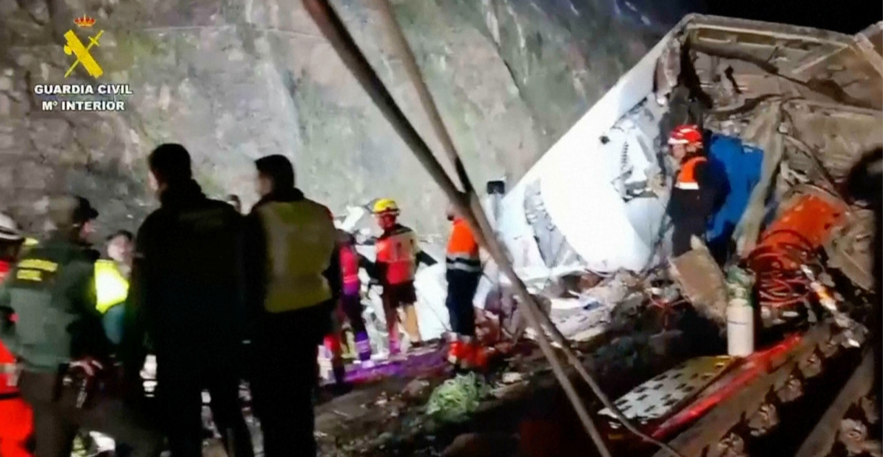 VEO MISTERIJE NAD SUDAROM VOZOVA U ŠPANIJI Reakcija vlasti probudila nova pitanja! Zašto je nesreća "izuzetno čudna"?