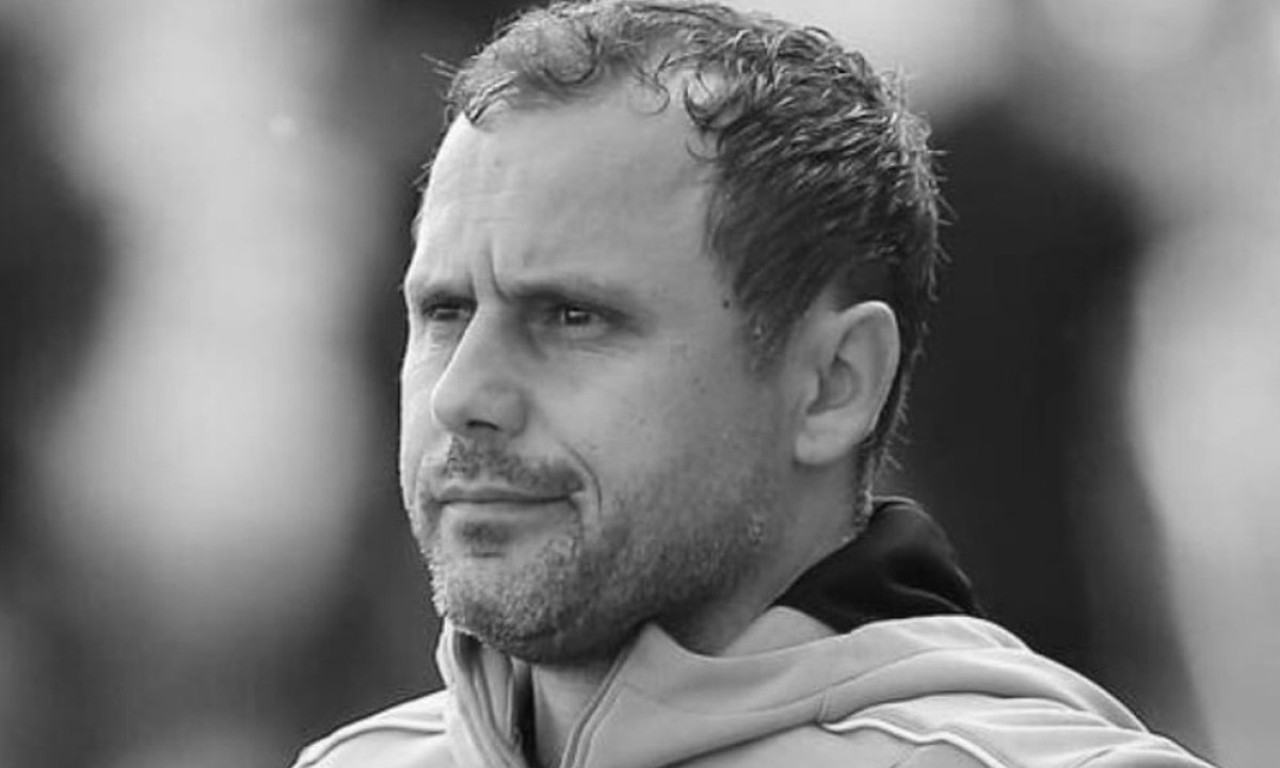 UMRO MLADEN BARTOLOVIĆ Balkan u suzama (FOTO)