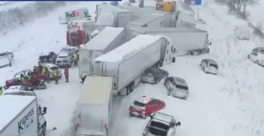 VIŠE OD 100 VOZILA SE ZAKUCALO U LANČANOM SUDARU USRED MEĆAVE Ovakav karambol na putu niste videli! (VIDEO)