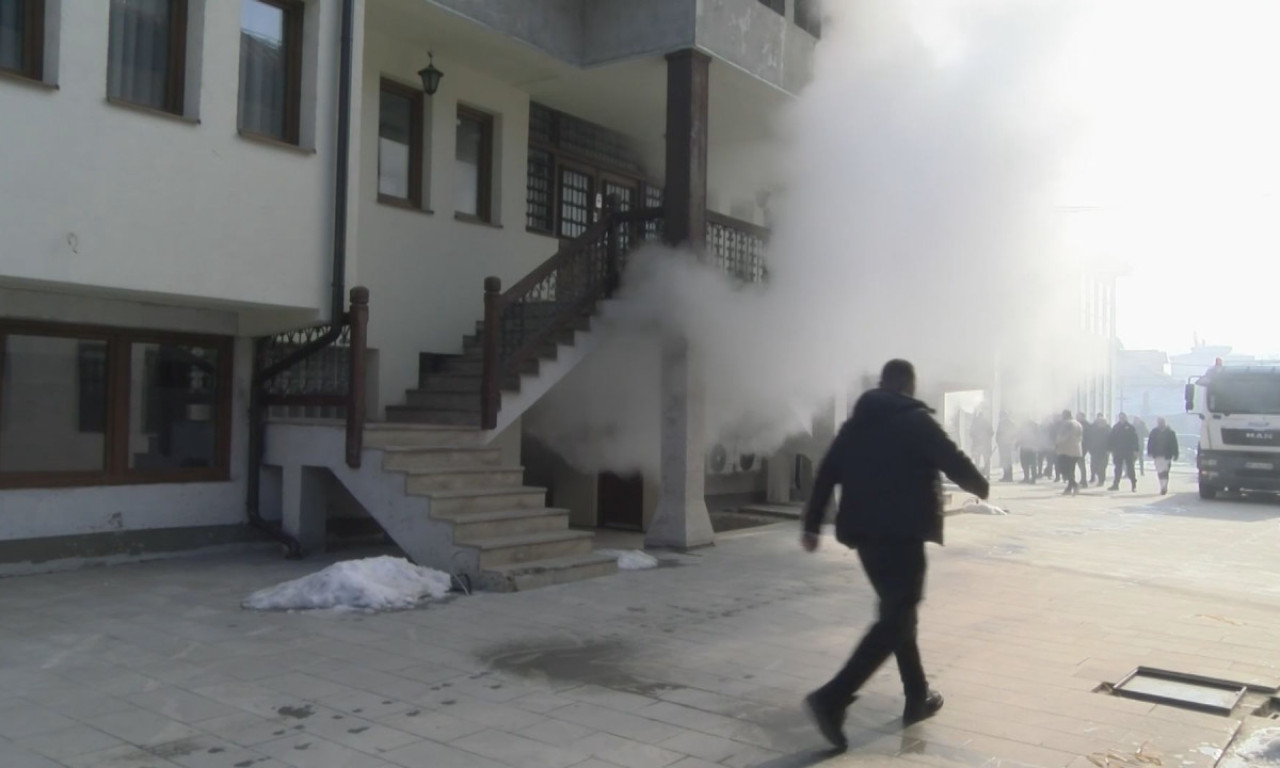 ŠTA SE DEŠAVA U NOVOM PAZARU NAKON VELIKOG POŽARA U ISLAMSKOJ ZAJEDNICI: Hitno se oglasio efendija (FOTO+VIDEO)