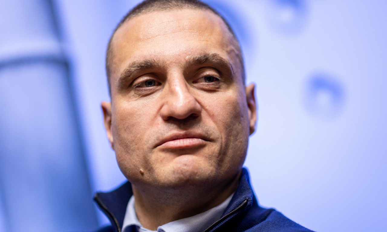 NEMANJA VIDIĆ PRIVATNOST ČUVA KAO ZMIJA NOGE A evo kako je u jednoj od retkih prilika govorio o porodici