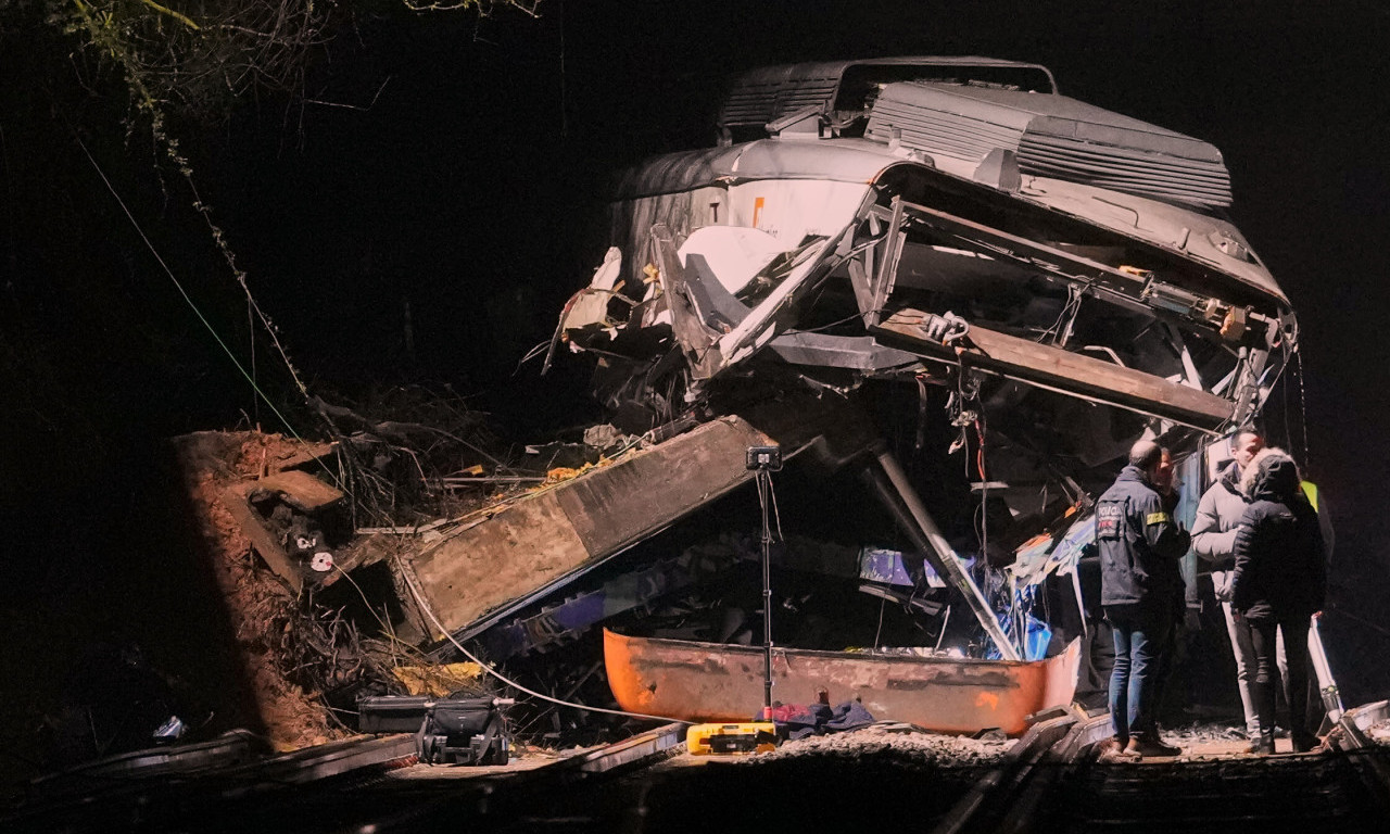 NOVA ŽELEZNIČKA NESREĆA U ŠPANIJI, IMA MRTVIH Voz udario u zid kod Barselone, prizor je potresan (FOTO+VIDEO)