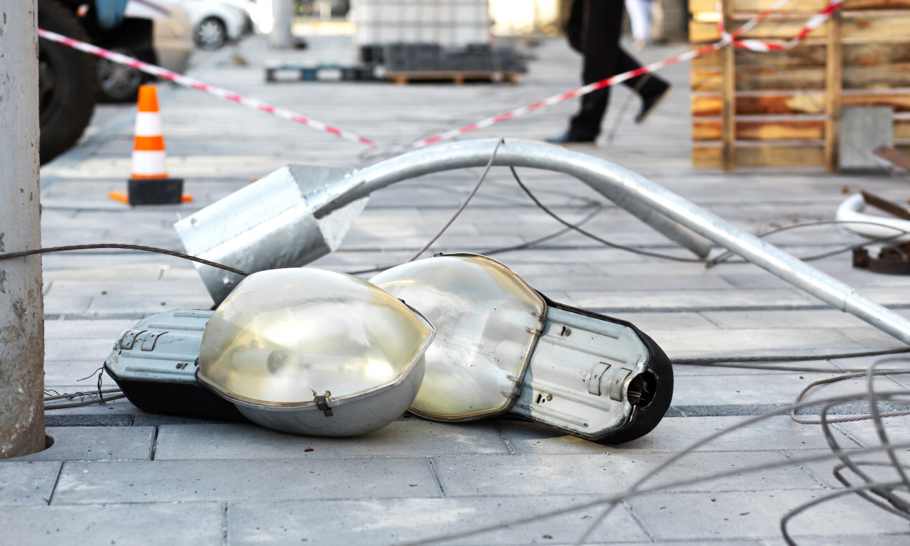 GRAĐANI, PAŽNJA! PALA BANDERA U DUNAVSKOJ ULICI!