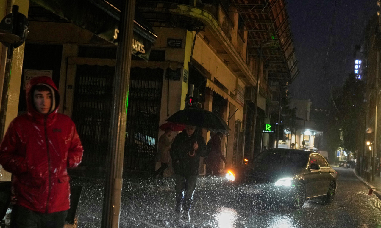 POTOP U TREBINJU: Ulice pod vodom, vetar čupa sve pred sobom, padao i grad – vatrogasci u stanju pripravnosti! (VIDEO)