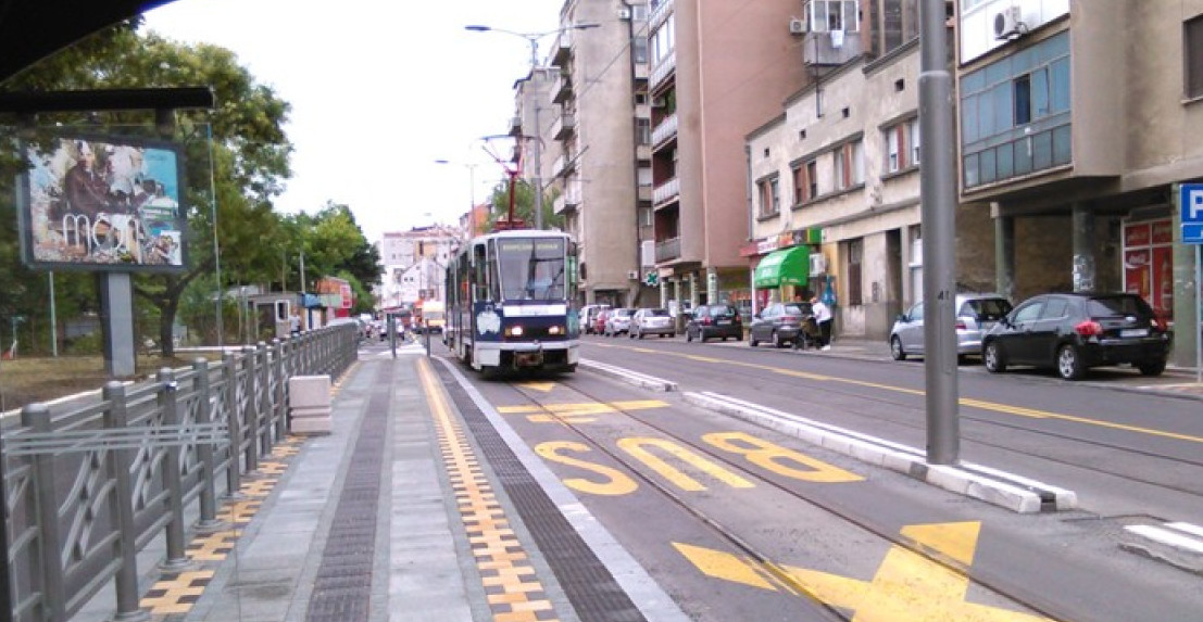 ŽENA NA VOŽDOVCU PALA U NESVEST NASRED ULICE Kad se probudila, shvatila je da joj nema torbe pune para
