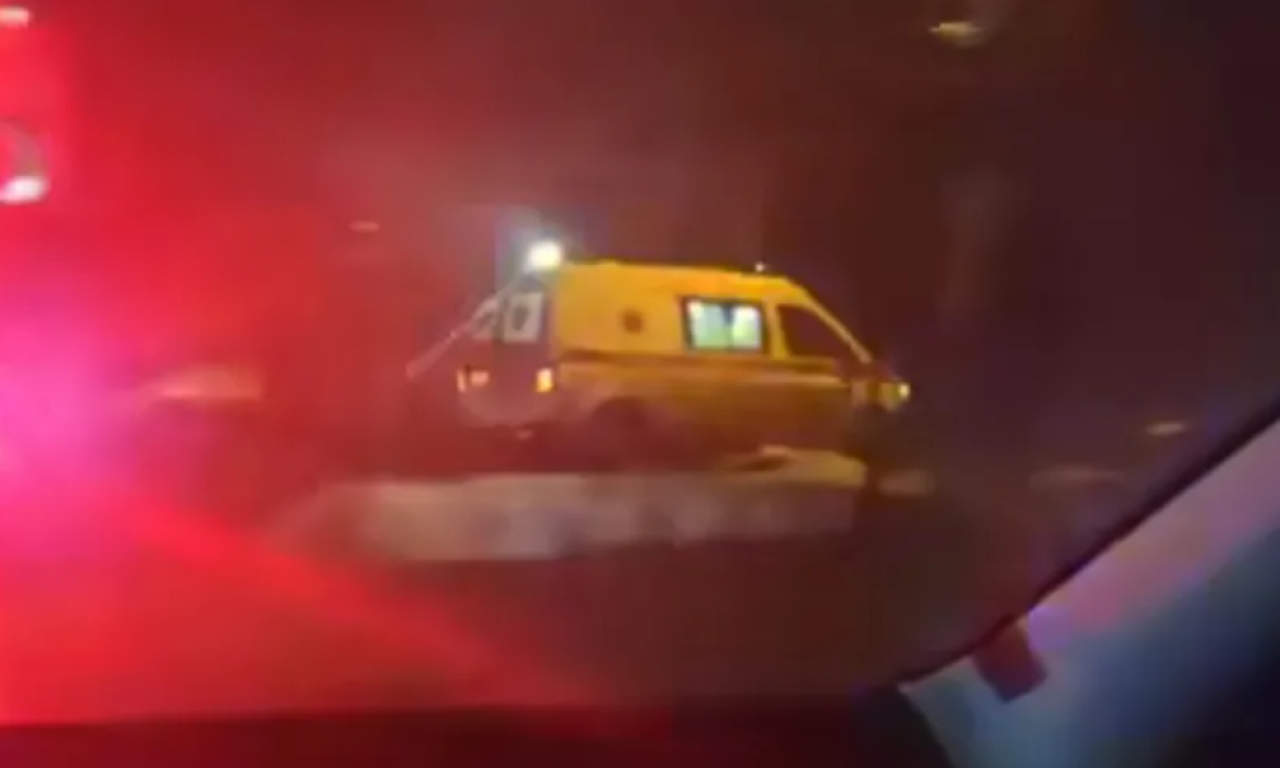 JEDAN NAVIJAČ IMA POVREDE KIČME I GRUDNOG KOŠA! Ovo su najnovije informacije o napadu Torcida na Delije - svi se pitaju jedno