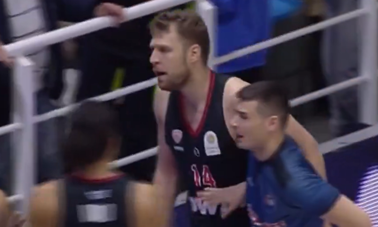 OGORMAN SKANDAL TRESE GRČKU! VEZENKOV SE BRUTALNO POTUKAO NA UTAKMICI! Pogledajte jezive scene sa terena (VIDEO)