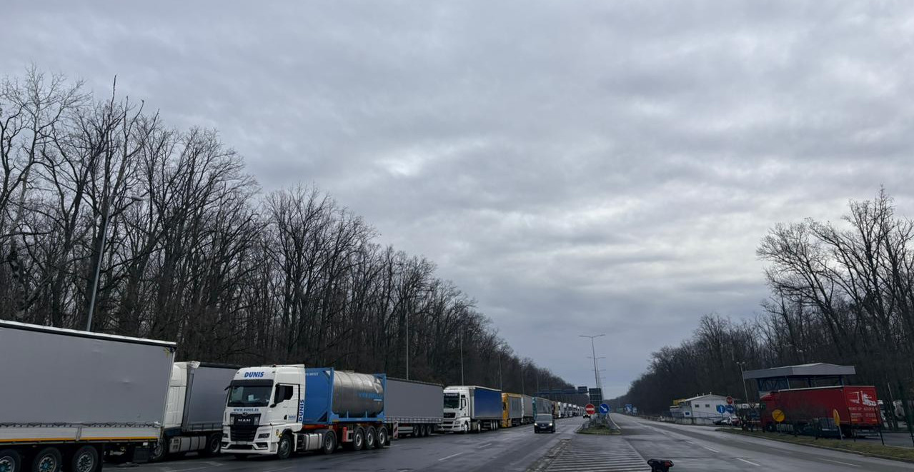KOLIKA JE ŠTETA OD BLOKADA GRANICA? Milioni evra bačeni niz vetar, a kamioni se ne miču (VIDEO)