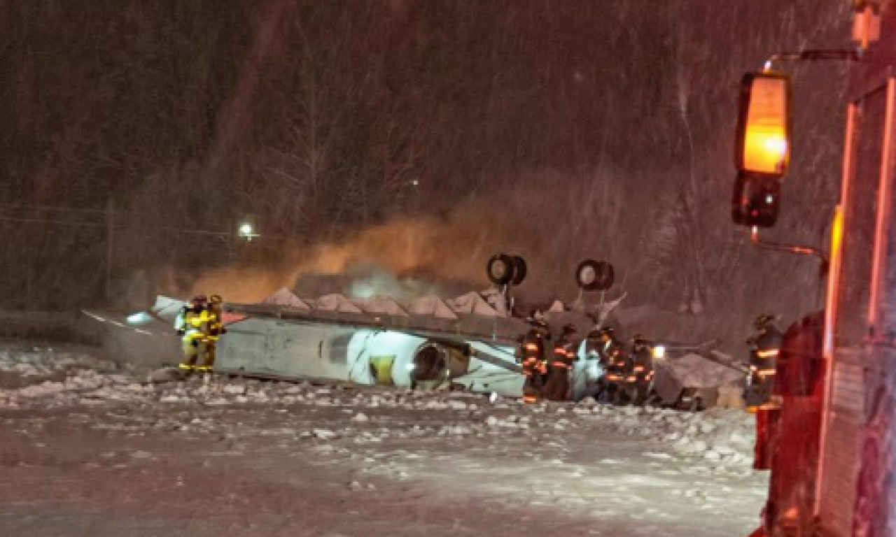 POSLEDNJE REČI KOJE LEDE KRV: Snimak otrio sablasnu poruku pre pada aviona u Americi – „Neka bude svetlost“, pa eksplozija!