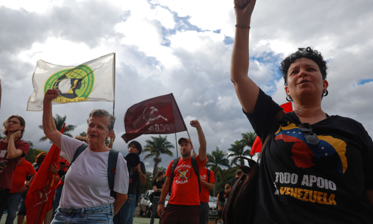 GROM UDARIO NA DEMONSTRANTE Tokom protesta povređeno 89 ljudi, zabeleženo čak 64 udara (VIDEO)