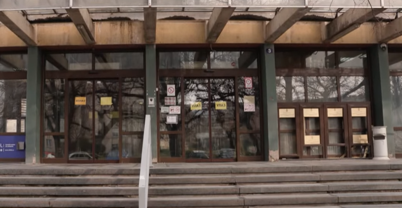 DOJAVA O BOMBI U SUDU U NOVOM SADU! Pogledajte prve slike sa lica mesta (FOTO)