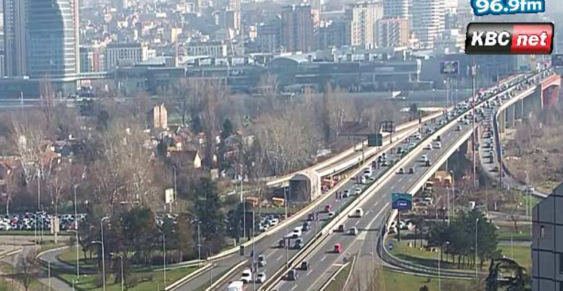 BLOKIRANA GAZELA! Policija na mostu, evo šta se dešava (VIDEO)
