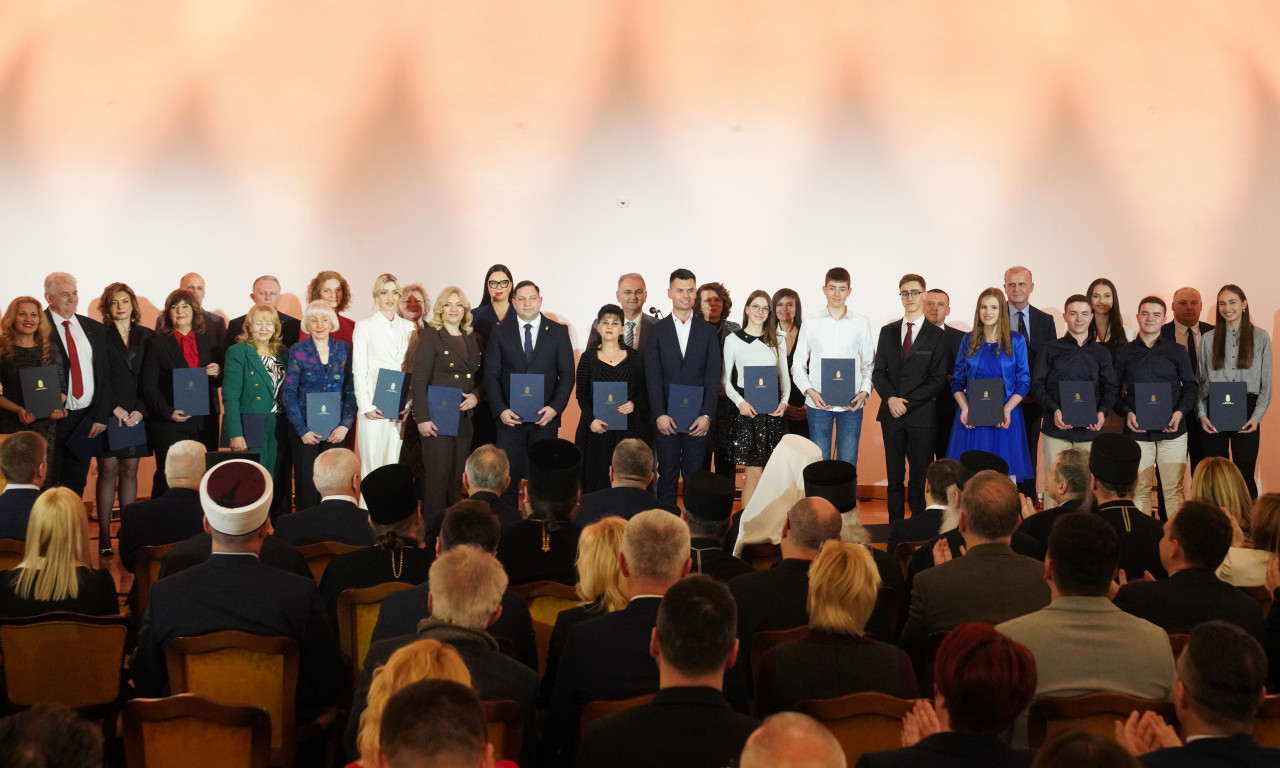 U BEOGRADU ODRŽANA SVETOSAVSKA AKADEMIJA! Evo ko je sve došao na Svečanost "Jedan put kroz vekove" (VIDEO)