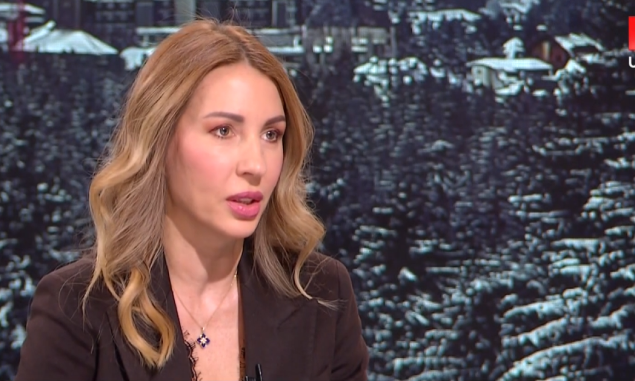 MINISTARKA PRVI PUT OTKRIVA KAKO BALANSIRA POSAO I PORODICU: Radim do ponoći, pa se tri puta budim da nahranim bebu!