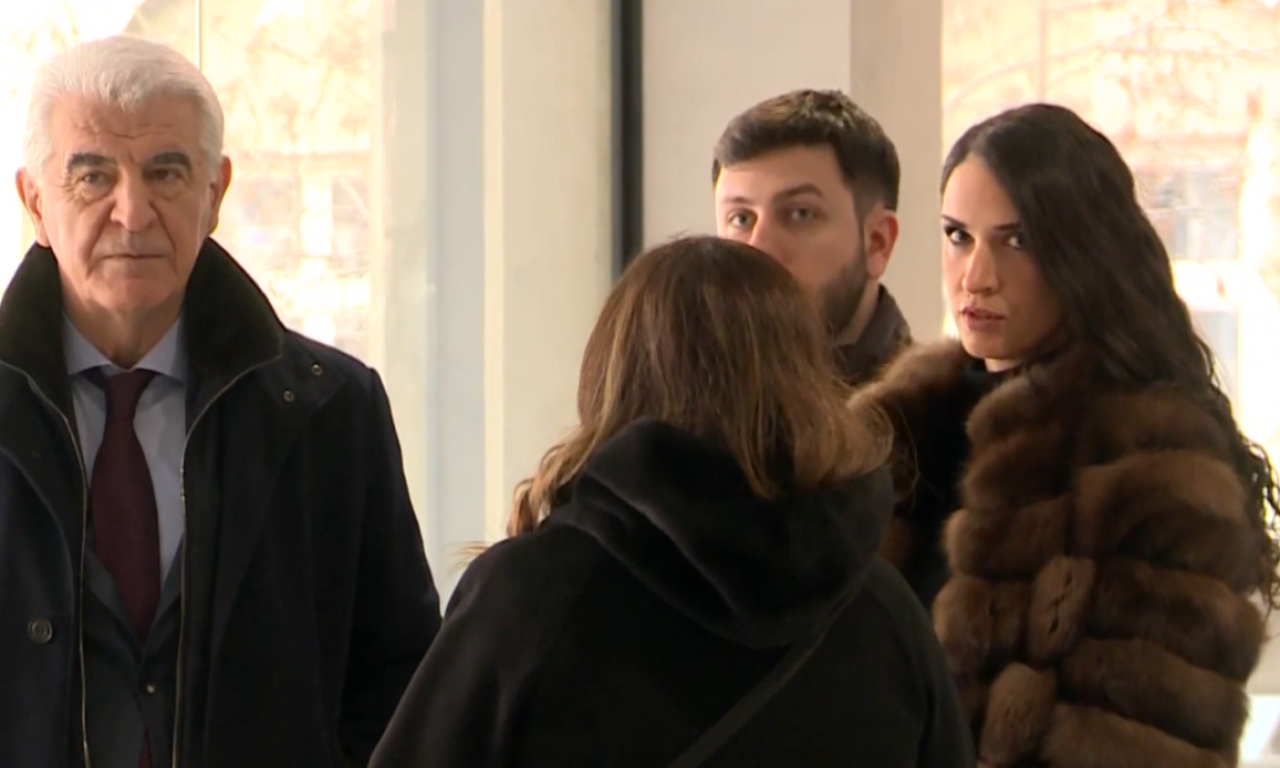 POGLEDAJTE KAKO DANAS IZGLEDA MILJANA KECMANOVIĆ Stigla u sud, evo šta se dešava (FOTO)