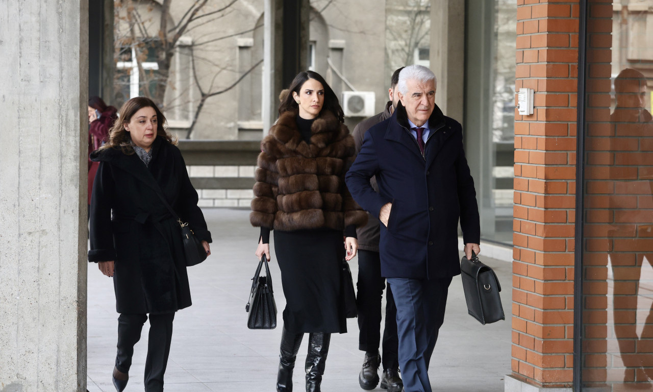 POGLEDAJTE KAKO DANAS IZGLEDA MILJANA KECMANOVIĆ Stigla u sud, evo šta se dešava (FOTO)