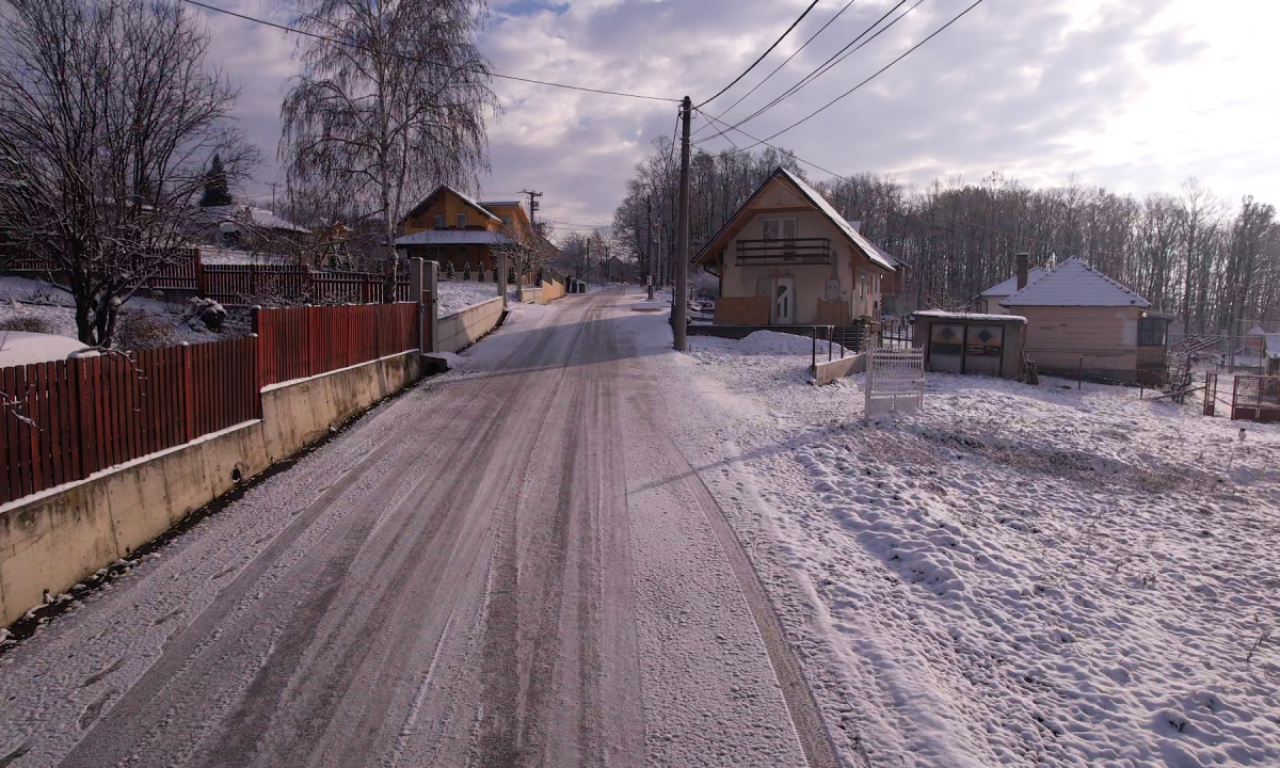 SNEG OKOVAO ZAPAD SRBIJE! Temperatura ispod nule, ekipe na terenu celu noć – evo kakvo je stanje na putevima (FOTO+VIDEO)