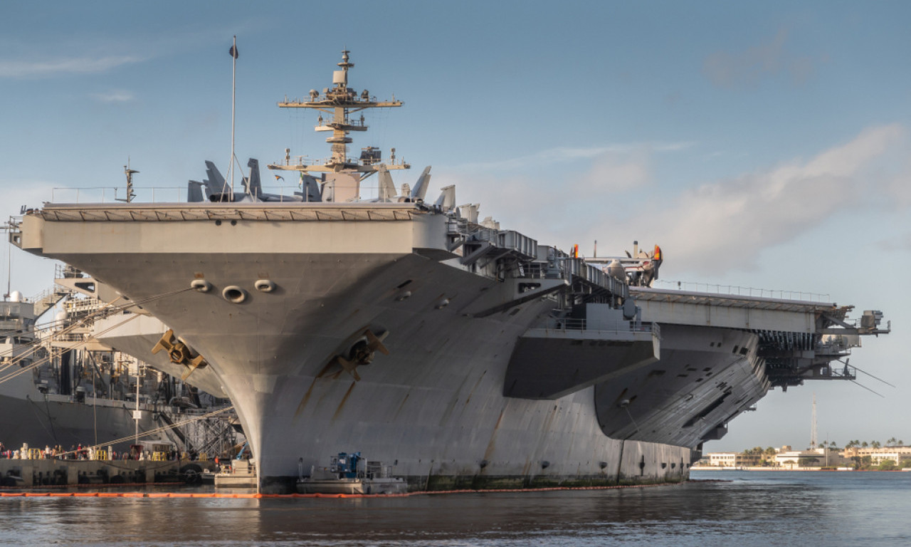 AMERIČKI LOVAC OBORIO IRANSKI DRON Pokušan napad na nosač aviona USS Abraham Linkoln?! Situacija se zaoštrava