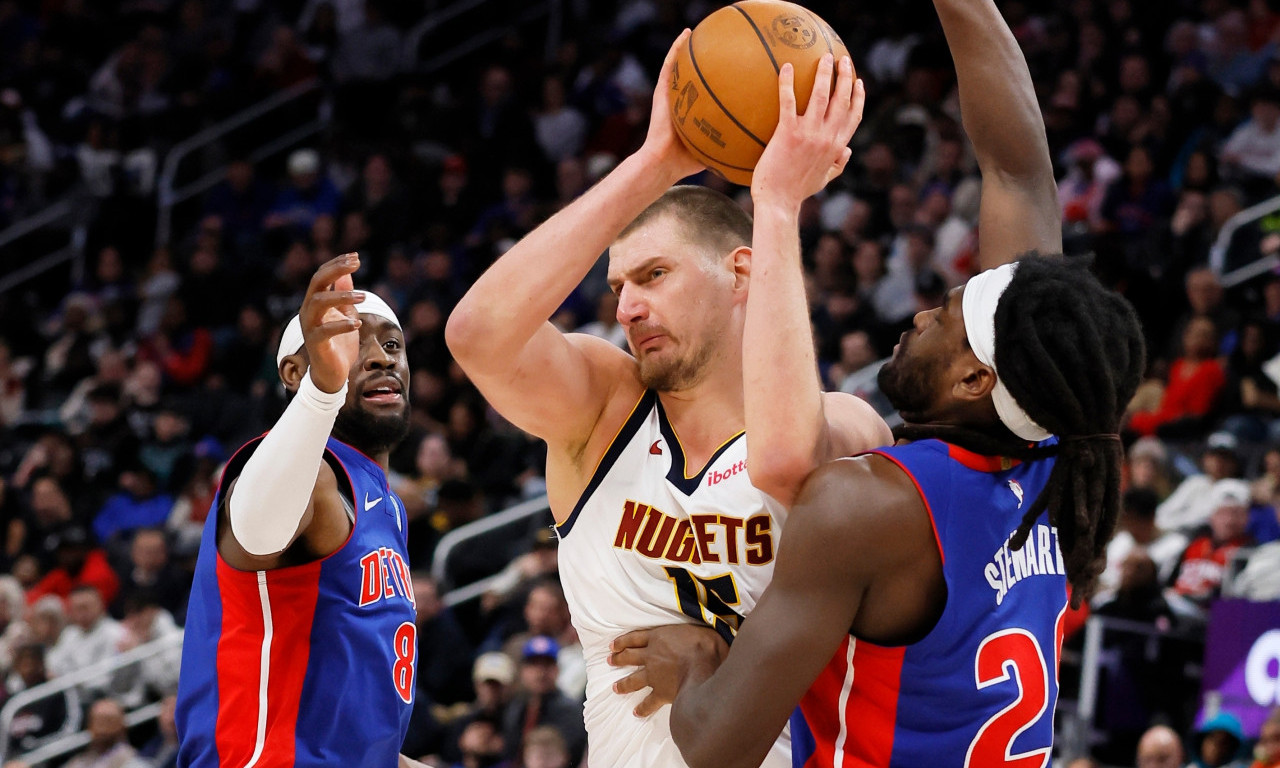 JOKIĆ NOSIO DENVER NA LEĐIMA, ALI UZALUD Poraz, pa opasna rečenica Adelmana upućena Srbinu (VIDEO)