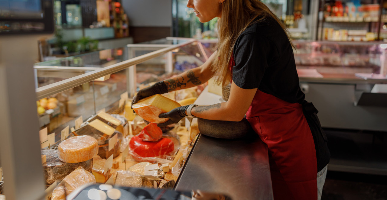 HITNO! Ova vrsta sira se povlači iz prodaje u Srbiji, odmah proverite svoj frižider! Inspekcija češlja mlekaru