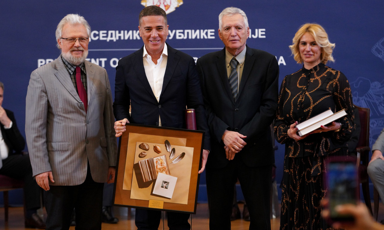 PRVE REČI ŽELJKA JOKSIMOVIĆA NAKON ŠTO JE PRIMIO VUKOVU NAGRADU: "Ovo me obavezuje..." (VIDEO, FOTO)