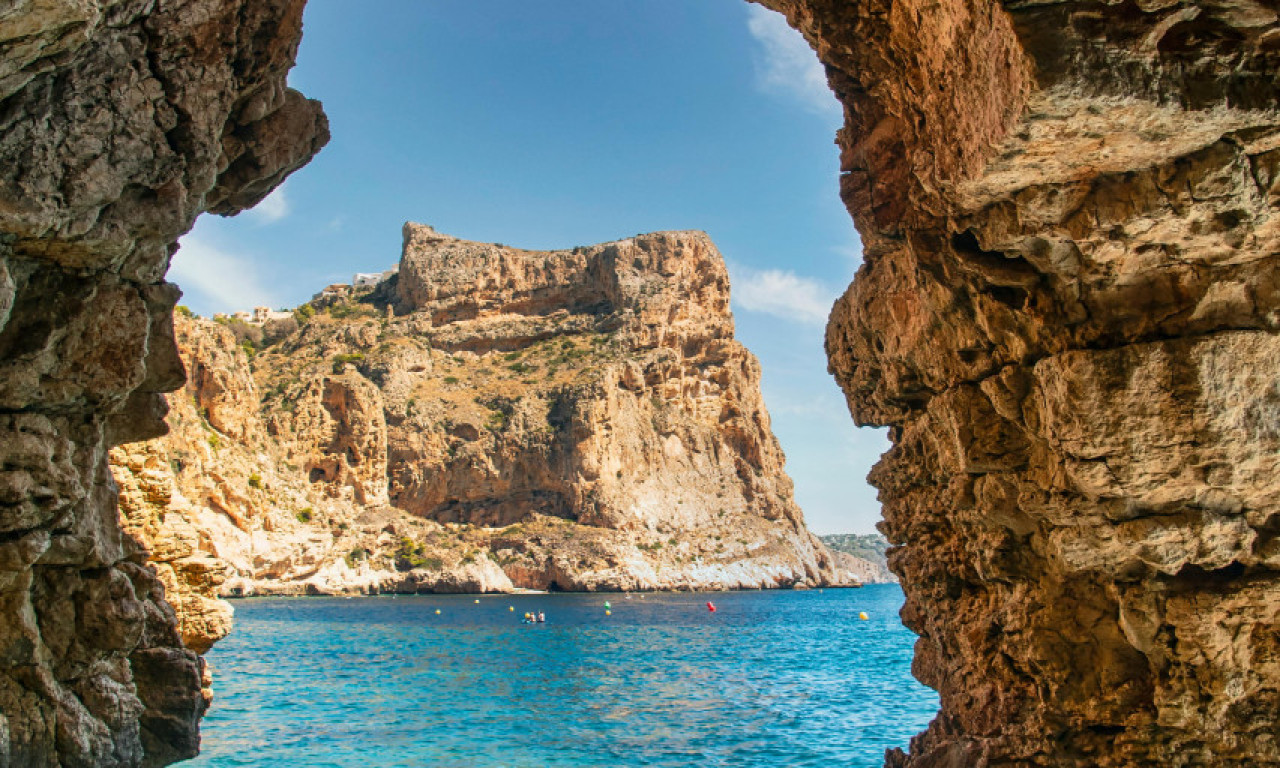 NAŠ PREDLOG GDE BISTE MOGLI OVE GODINE NA LETOVANJE Ne treba vam brdo para, a nudi se sve