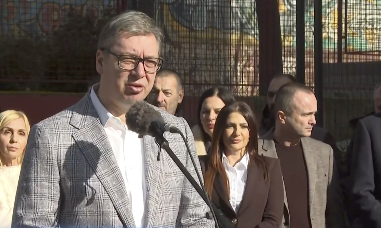 VUČIĆ U MLADENOVCU: Predsednik na ceremoniji otvaranja rekonstruisane Gimnazije: "Uložili smo tri miliona evra" (VIDEO)