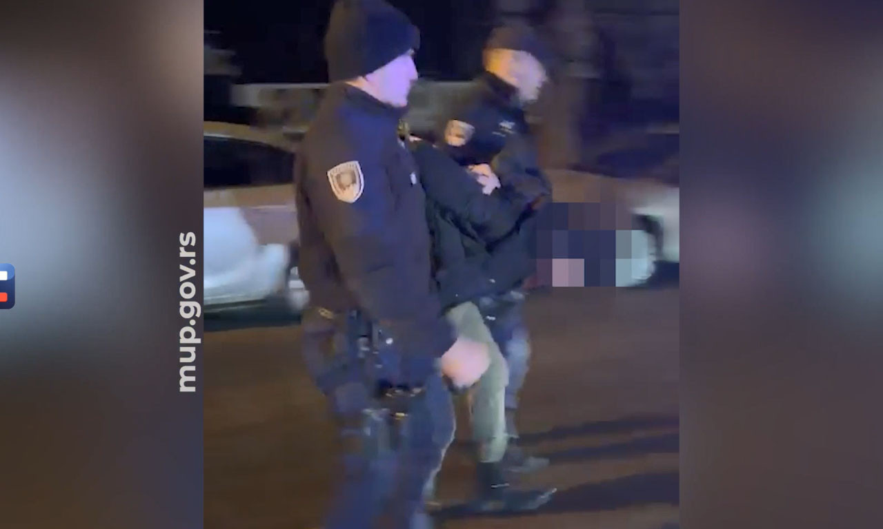UHAPŠEN MALOLETNIK SA RUČNOM BOMBOM! Policija ga presrela ispred kafića u Beogradu, pogledajte kako je priveden (VIDEO)