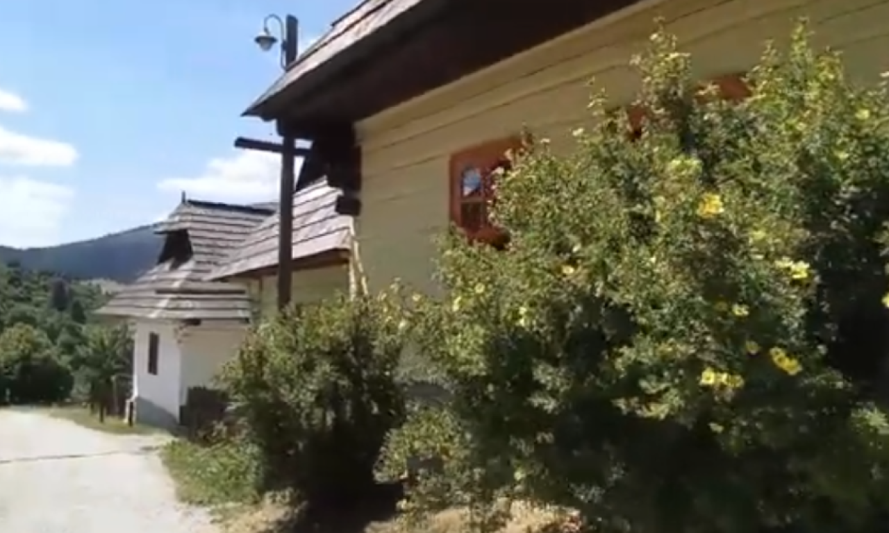 PRIŽELJKUJU DA VIŠE NE BUDU POD ZAŠTITOM UNESCO: Meštani ovog sela ne žele više tu titulu i objašnjavaju zašto (VIDEO)